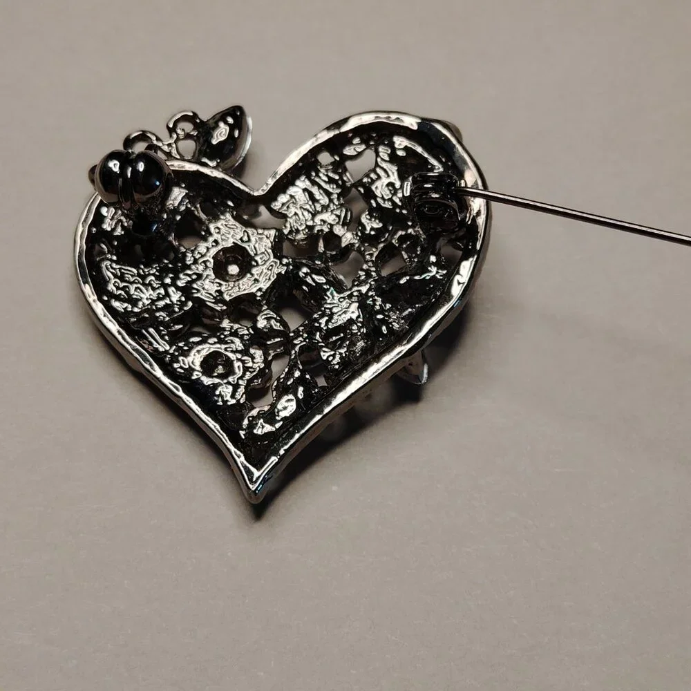 N/A charming heart‑shaped